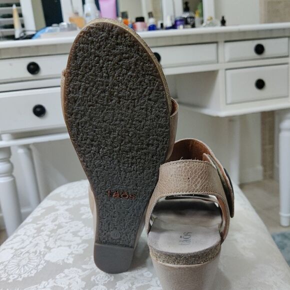 Taos carousel 2 wedge button sandals size 40 nwob - Picture 5 of 6